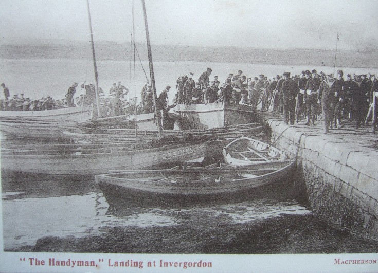 'The Handyman' landing at Invergordon