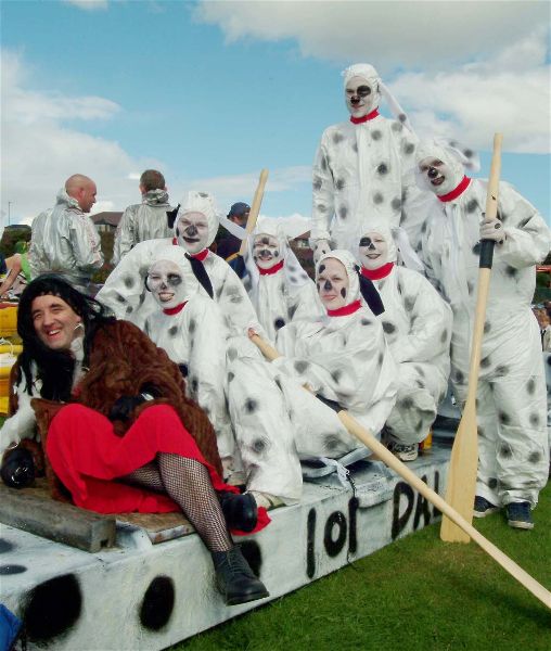 Raft 101 DALM - Invergordon Raft Race 2004