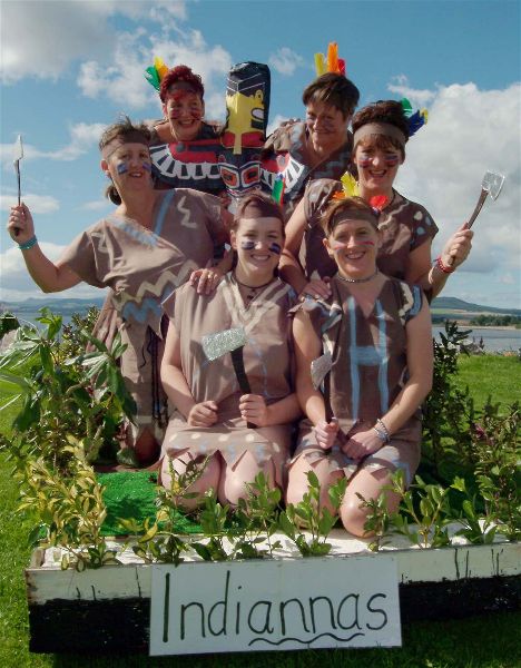 Raft INDIANNAS - Invergordon Raft Race 2004