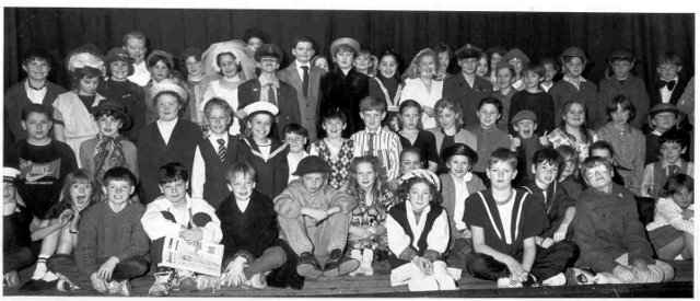 'A Town At War' - the whole cast