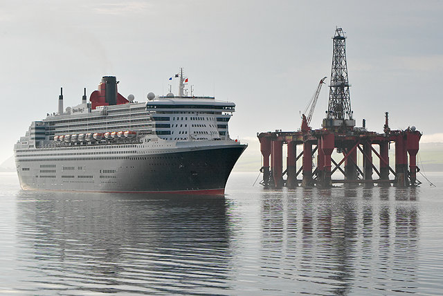 Queen Mary 2 approaching Invergordon