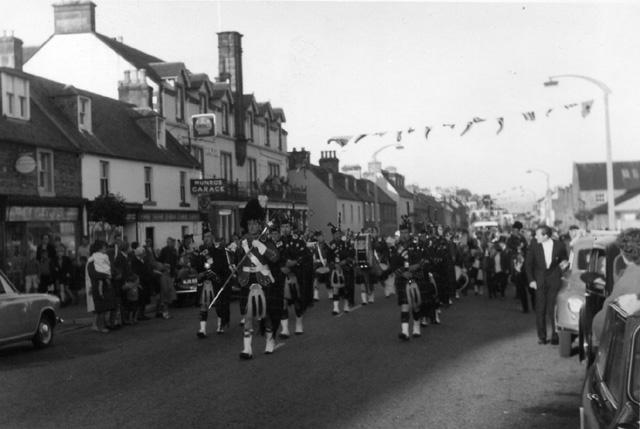 Pipe Band in the High Street