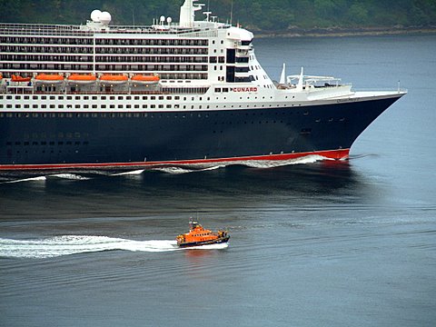 Queen Mary 2 in the Cromarty Firth